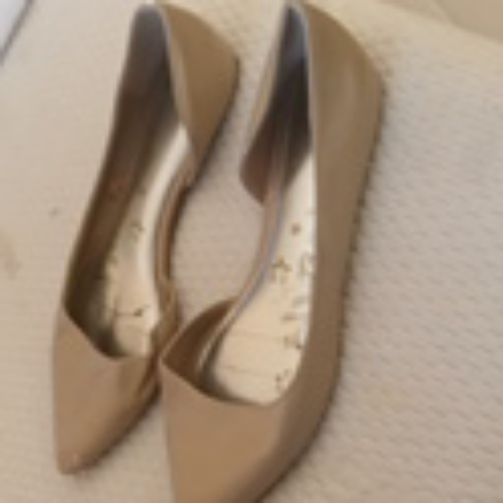 Nude flats